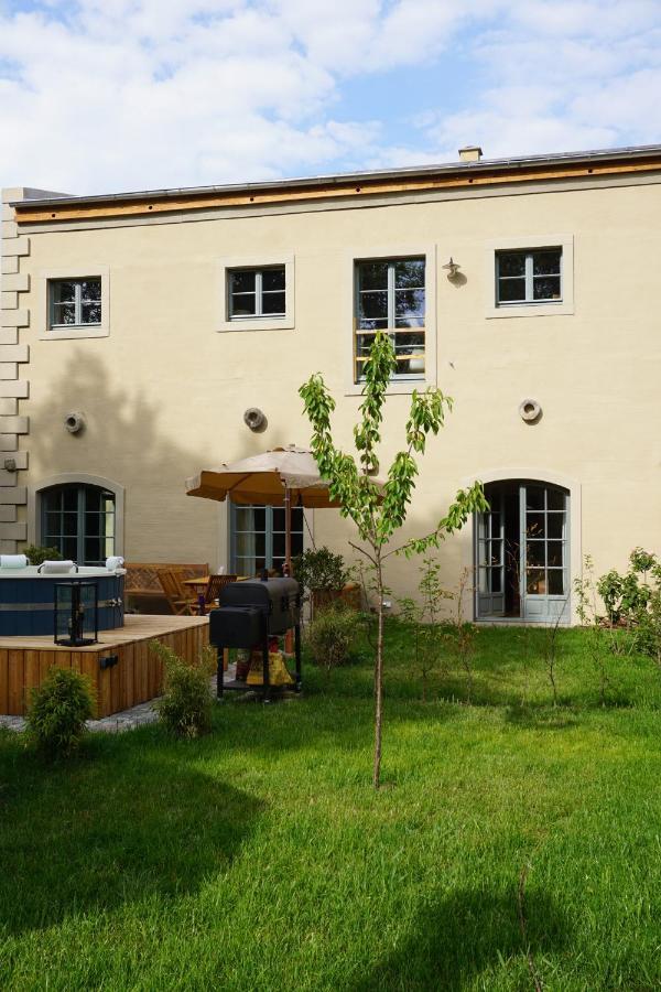 Alte Brennerei Schloss Zehista Og Akelei Pirna